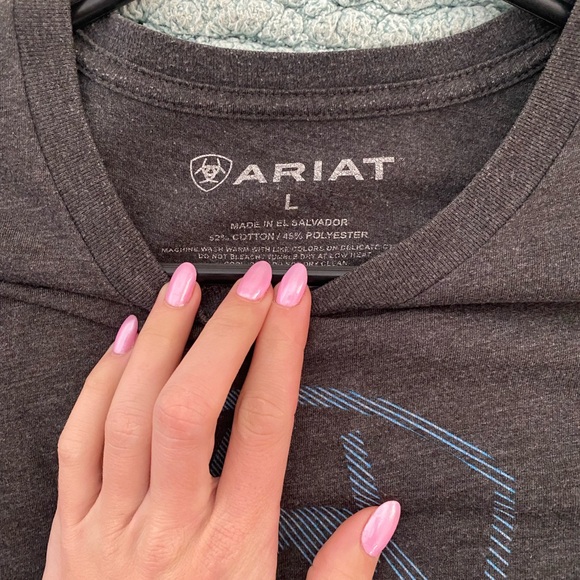 Ariat Men's Charcoal Tee with Blue Logo - Picture 2 of 2